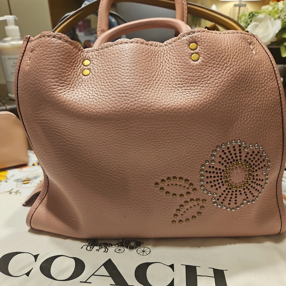 Coach Tea Rose Rogue Set - Picture 4 of 16